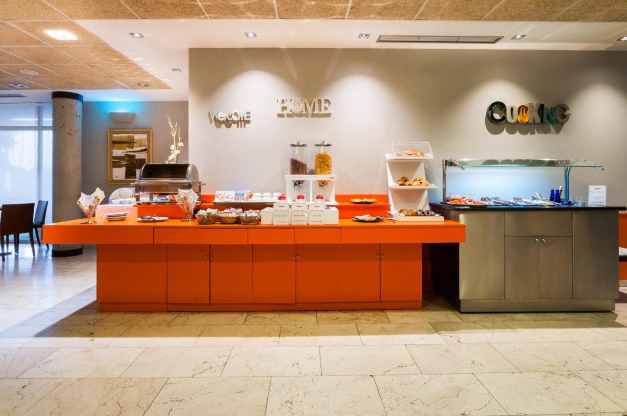 Hotel Isla de La Garena Alcala de Henares Bagian luar foto