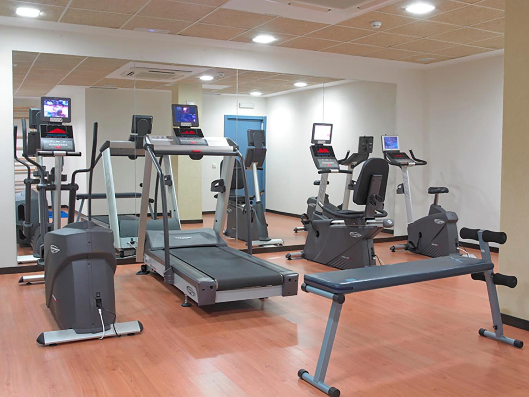 Hotel Isla de La Garena Alcala de Henares Fasilitas foto