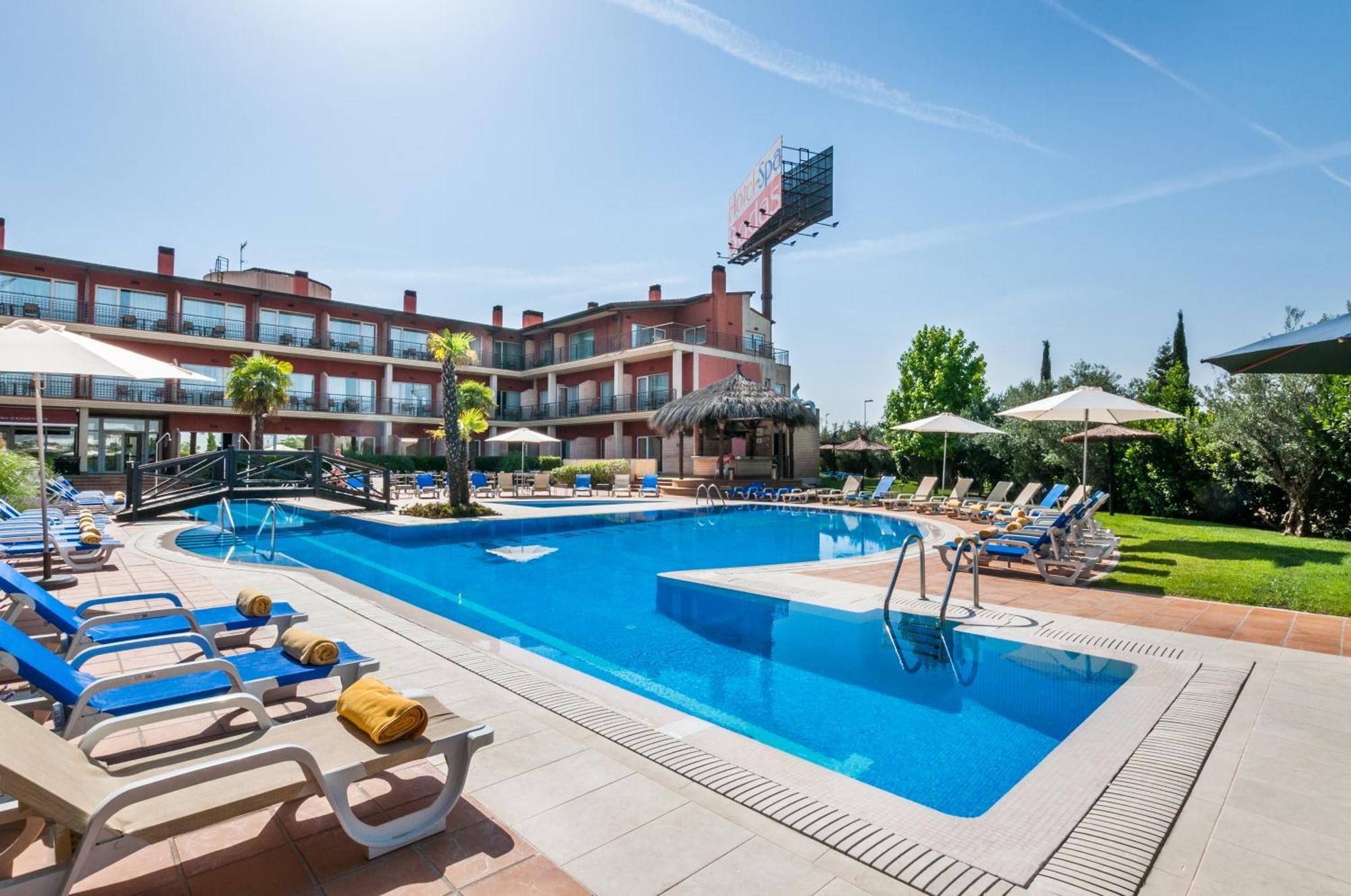 Hotel Isla de La Garena Alcala de Henares Bagian luar foto