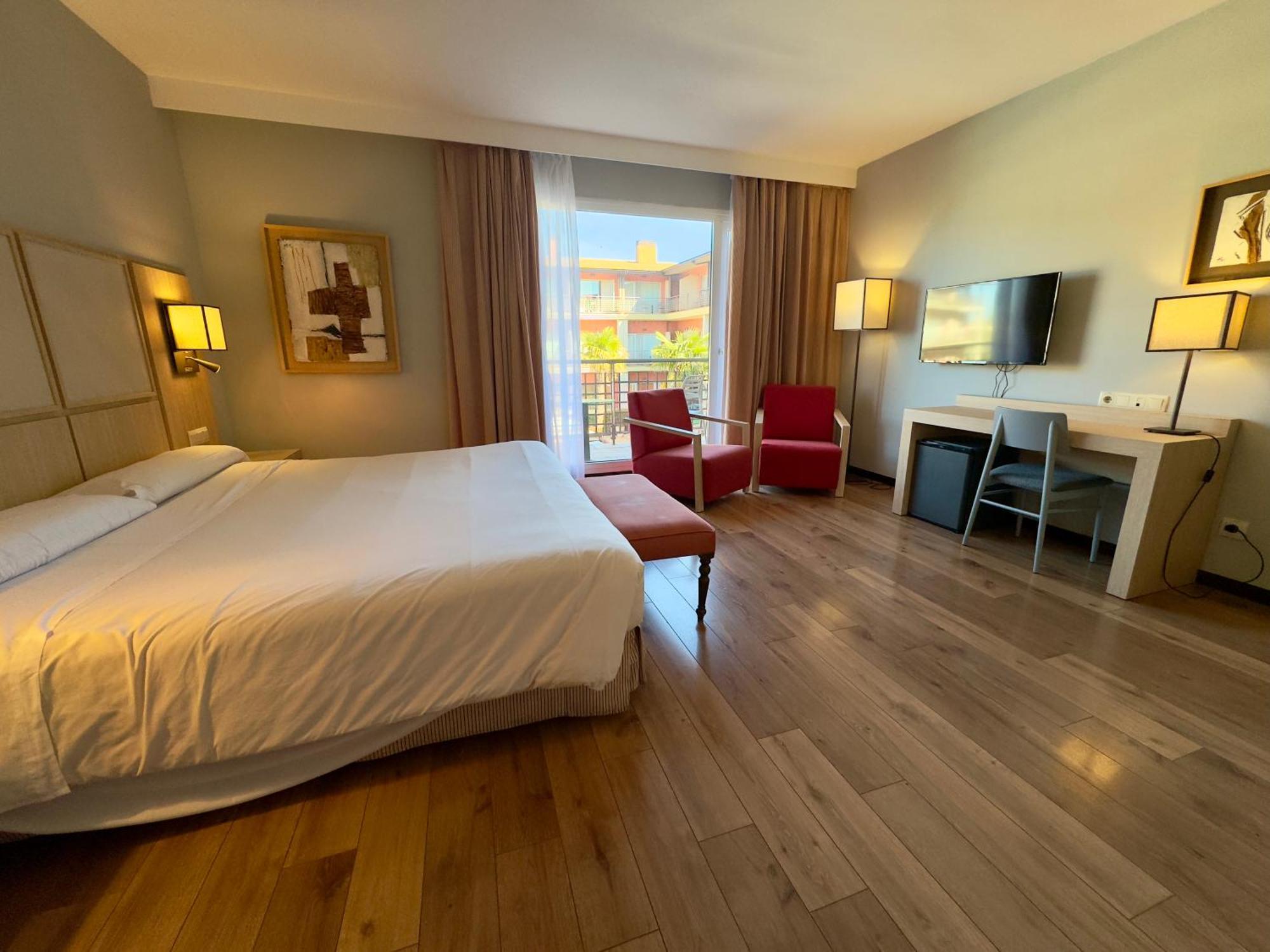 Hotel Isla de La Garena Alcala de Henares Bagian luar foto