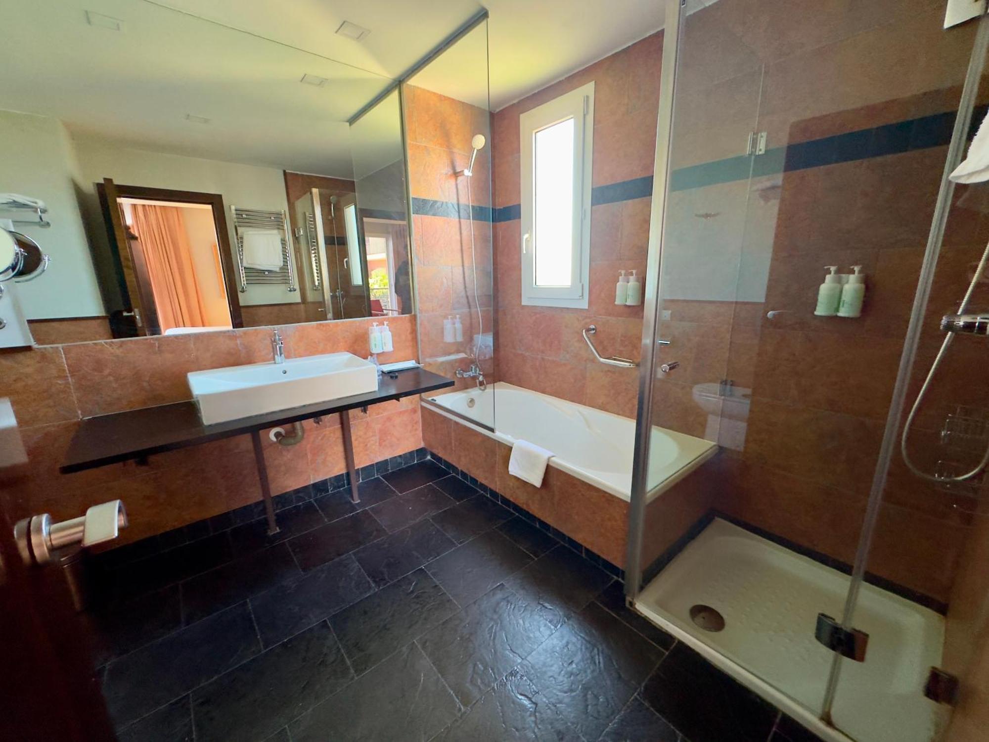 Hotel Isla de La Garena Alcala de Henares Bagian luar foto