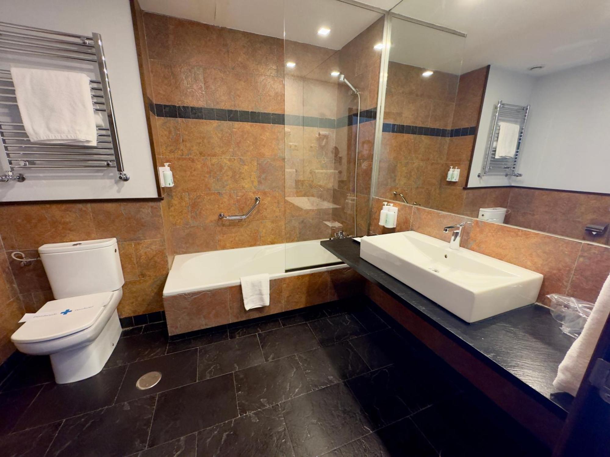 Hotel Isla de La Garena Alcala de Henares Bagian luar foto