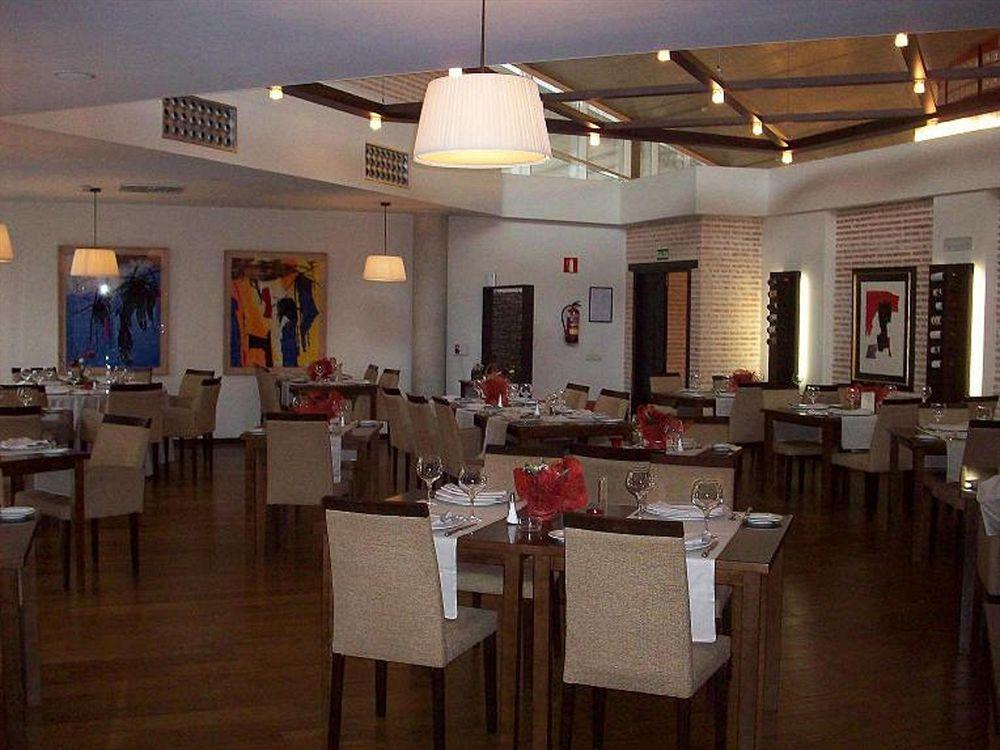 Hotel Isla de La Garena Alcala de Henares Bagian luar foto