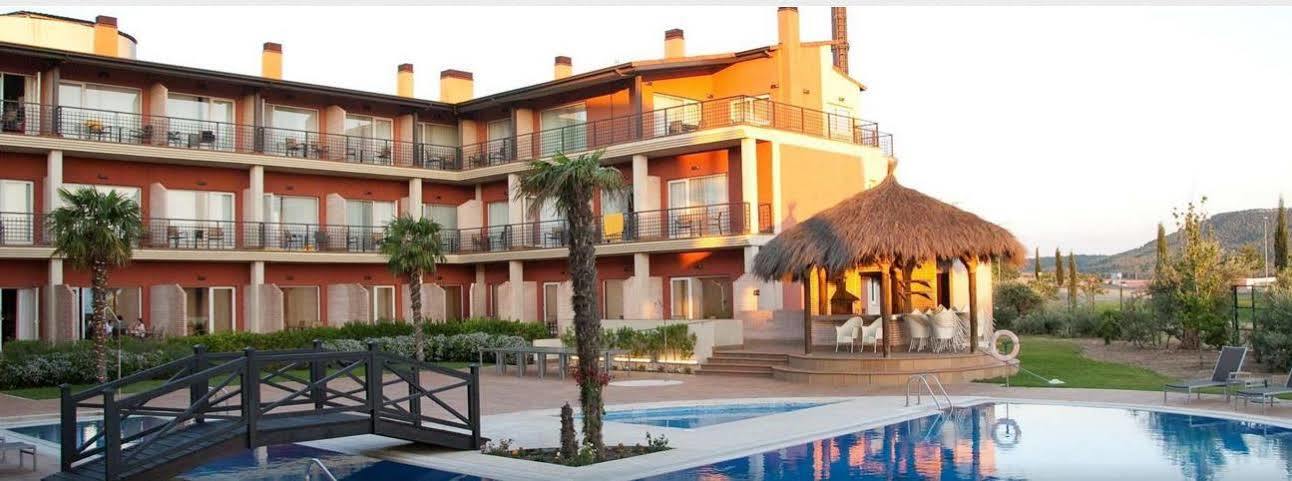 Hotel Isla de La Garena Alcala de Henares Bagian luar foto