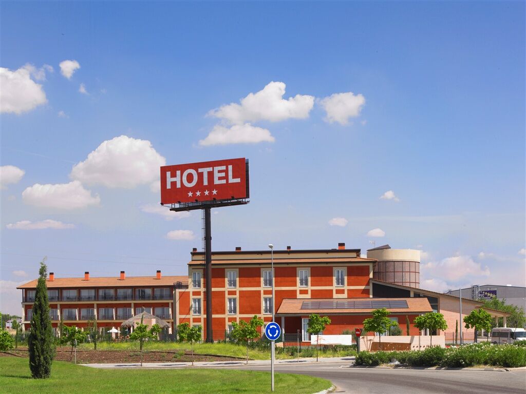 Hotel Isla de La Garena Alcala de Henares Bagian luar foto